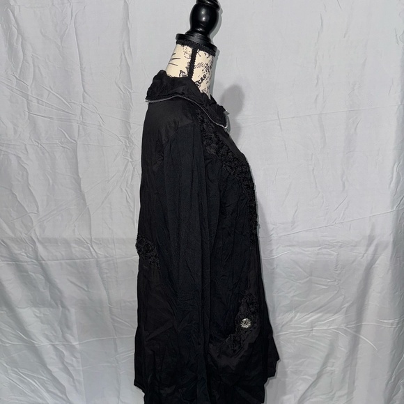 Blouse with Zipper - Picture 2 of 4